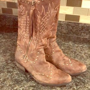 Brown cowboy boots!